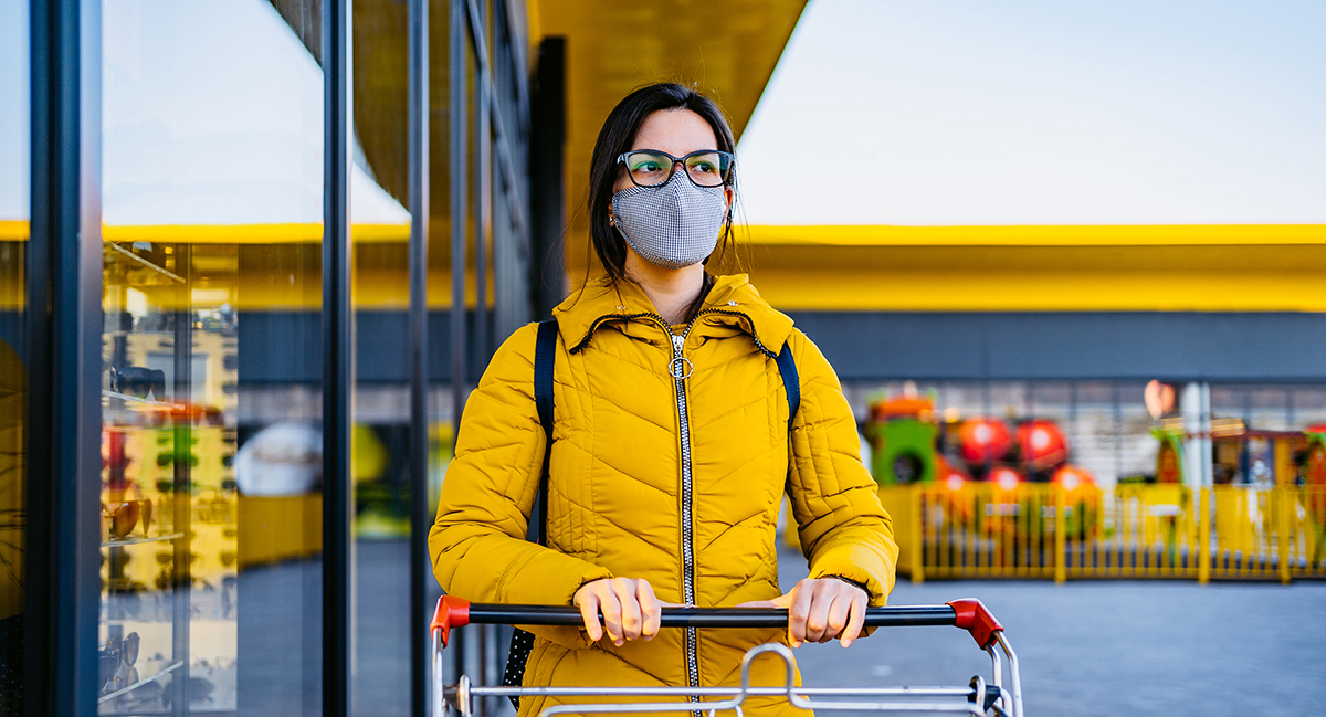 During this pandemic, people around the world are making face masks from ordinary materials. (Photo: Istock/Getty.)
