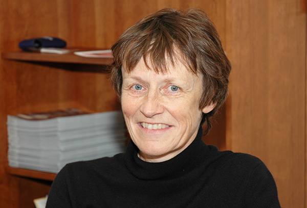 Former Ph.D student Renée Heilbronner receives 2016 Stephan Mueller Medal