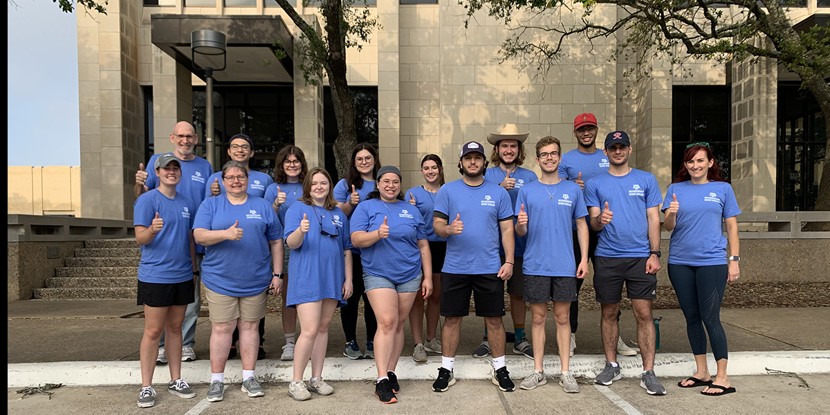 Bon voyage wished to the faculty and students by Hal Schade (top left) before setting off on the Schade Cruise. (Image credit: Dr. Chrissy Wiederwohl.)