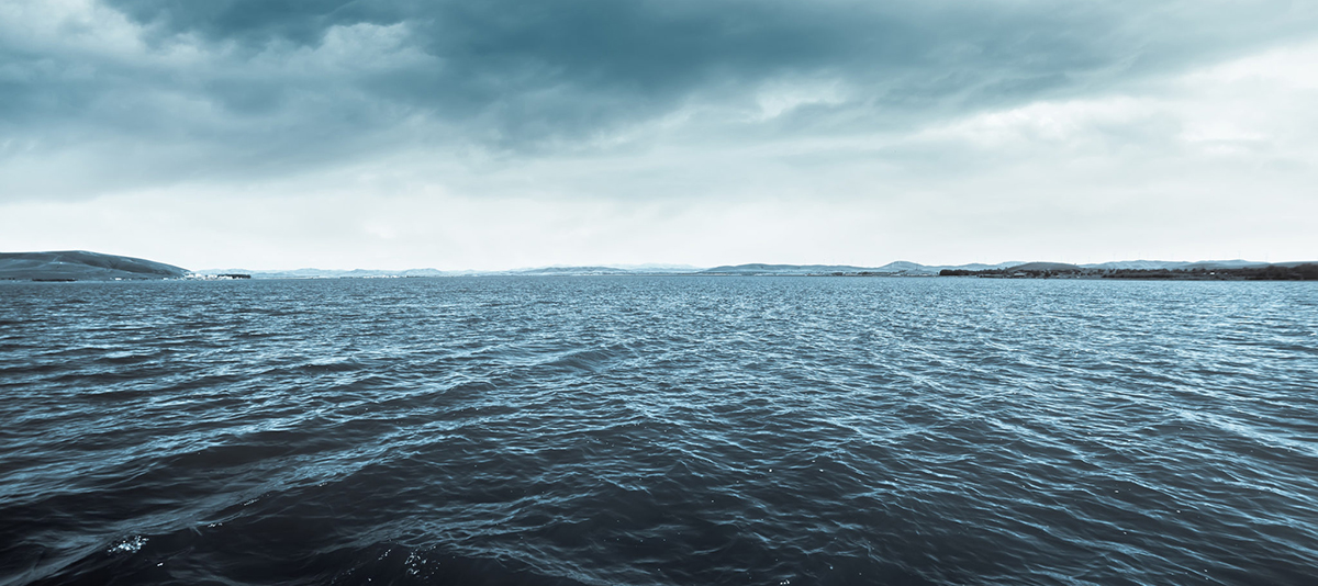 Cooler waters in the Pacific Ocean can mean warmer and drier weather for much of the country. (Photo: Getty Images.)