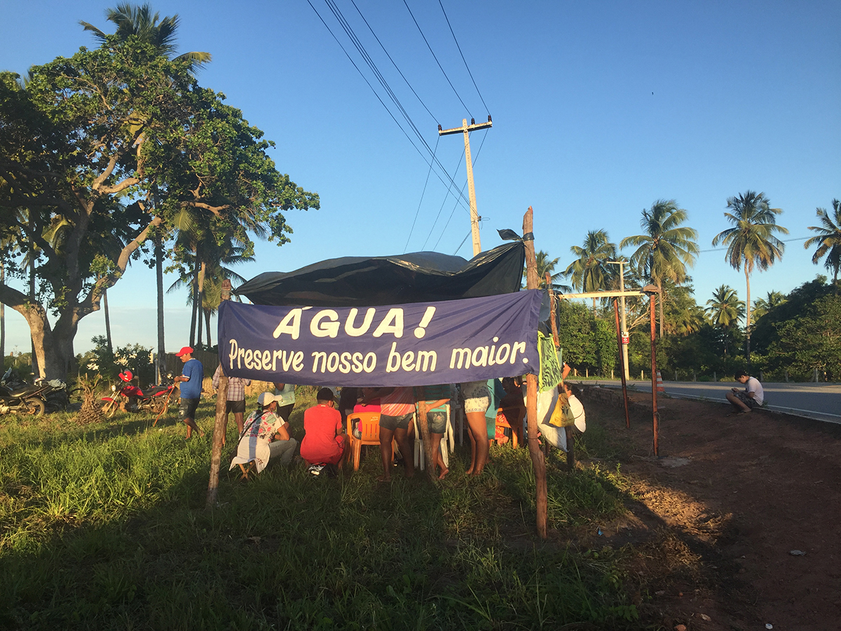 “WATER! Preserve our greatest good,” reads a banner in Fortaleza, Brazil. (Photo by Flavia Bonolo Dantas, Texas A&M Geography graduate student.)