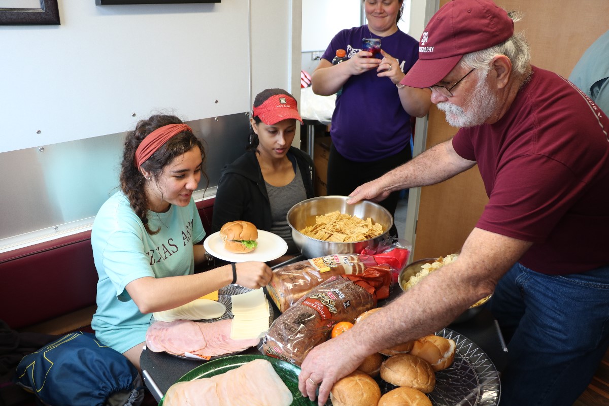 Phillip Fitzsimmons preparing lunch for the students. (Photo by: Bumsoo Kim)