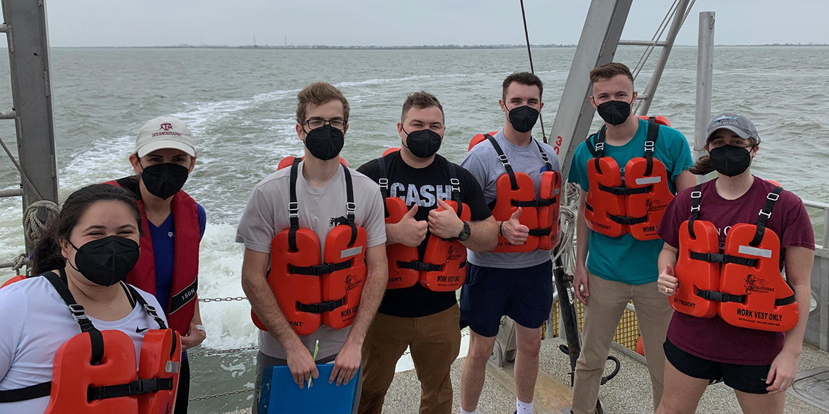 Oceanography undergraduate students on a cruise field trip for Oceanographic Field and Laboratory Methods course. Image credit: Dr. Chrissy Wiederwohl.