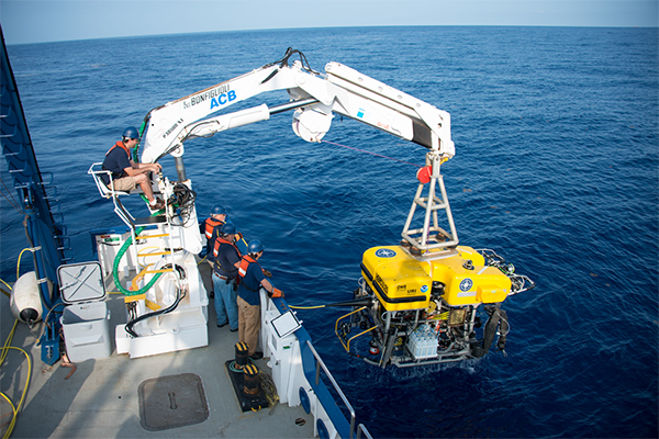 bp oil spill underwater