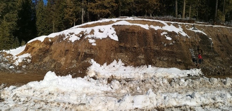 Outcrop of the Clarkia Lake Deposit. (Photo courtesy of Dr. Qin Leng)